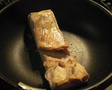 A picture of step 1 of Japanese-Style Stewed Pork Chunks.
