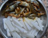 মুলা দিয়ে টেংরা মাছের পাতলা ঝোল রেসিপির ধাপ 1 ছবি