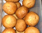 Foto langkah ke 8 dari resep Roti Goreng Isian Coklat, Tiramisu, Stroberi.