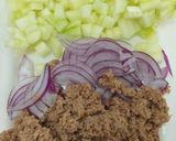 Foto del paso 2 de la receta: Ensalada de Atún, Pepino y Huevo