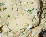 A picture of step 4 of Green onion paratha.