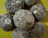 A picture of step 2 of Dates laddu.