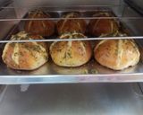 Foto langkah ke 6 dari resep Korean Garlic Cheese Bread.