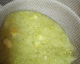 A picture of step 3 of Apple and Cucumber Juice.