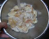 A picture of step 3 of Lightly Flavored! Hakata-style Motsunabe (Offal Hot Pot) with Soy Sauce Based Soup.