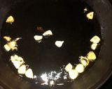 Foto del paso 2 de la receta: Alcachofas con gulas, gambas y jamón