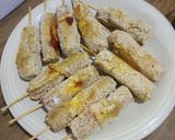 Foto del paso 2 de la receta: Brochetas de salchicha y queso