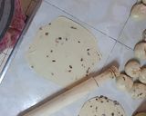 A picture of step 4 of Onion Chapatis.
