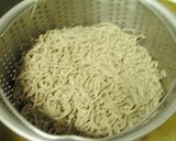 A picture of step 2 of Natto Soba Noodles.