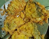 Foto langkah ke 5 dari resep Bandeng Presto Goreng Telur.