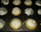 A picture of step 7 of Valentines meringue tarts.