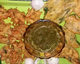 पालक के पत्तो और प्याज़ के पकौड़े (Palak ke patto aur pyaz ke pakode recipe in Hindi) रेसिपी चरण 5 फोटो