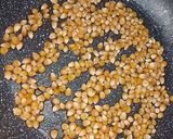 صورة لخطوة 1 من وصفة 🍿 ذرة بالكراميل (الفشار بالسكر)