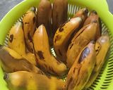 Foto langkah ke 3 dari resep Bola-Bola Pisang Coklat Lumer.