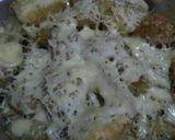 Foto langkah ke 2 dari resep Potato Wedges with Mozarella.