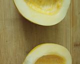 A picture of step 1 of Muskmelon lassi.