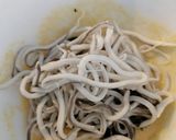 Foto del paso 4 de la receta: Tortillitas de gulas