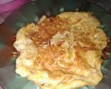 Foto langkah ke 3 dari resep Telur Dadar Bawang.