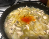 Foto del paso 4 de la receta: Salmón en salsa de cava con alcachofa y champiñones