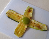Foto del paso 4 de la receta: Bocaditos de calabacín con salsa pesto