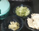 A picture of step 1 of Vegetable and noodles momos.
