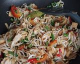 Foto langkah ke 4 dari resep Tumis taoge tahu saus tiram.