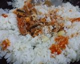 Hình bước làm 1 của món Cơm chiên cá mòi bọc trứng