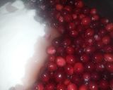 A picture of step 4 of Holiday Cran-Strawberry Jam.