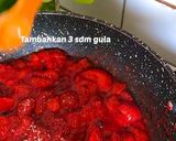 Foto langkah ke 2 dari resep Korean Strawberry Milk.