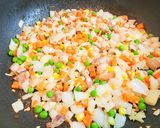 A picture of step 5 of Egg Fried Rice.