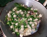 Foto langkah ke 4 dari resep Oseng Mercon K2(kacang kikil).