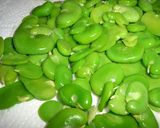 A picture of step 1 of Fava Beans, Shrimp, and Scallops in a Basil Mayonnaise Dressing.