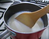 A picture of step 4 of Easy Microwave-cooked Milk Jam.