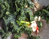 Foto langkah ke 4 dari resep Daun Singkong Masak Santan Manis.