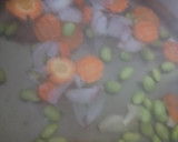 Foto langkah ke 2 dari resep Sayur Bening Bayam Edamame.