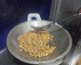 Foto langkah ke 2 dari resep Jagung putih tumis bawang merah.