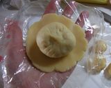 A picture of step 9 of *Crunchy* Melon Pan*.