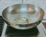 A picture of step 3 of Ghehun ke daliye ka upma.