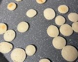 Une image de l'étape 4 de Crêpes néerlandaises ou Poffertjes.