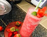 Hình bước làm 2 của món Sinh tố dâu 🍓🍓🍓