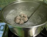 Foto langkah ke 2 dari resep Sup oyong bihun bola daging.