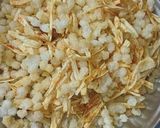 A picture of step 3 of Nylon sabudana chivda.