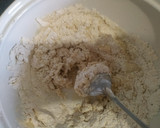 Foto del paso 3 de la receta: Pizza extrafina sabrosa y sin levadura con cerveza