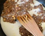A picture of step 3 of Dates Halwa.
