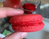 Une image de l'étape 1 de Macarons au framboises et au chocolat.