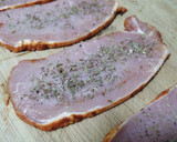 Foto del paso 1 de la receta: Cinta de lomo especiada con queso