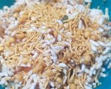 A picture of step 3 of Bhelpuri (instant without tarmarid chutney and green chutney).