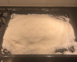 Foto del paso 1 de la receta: Lubina a la sal con patatinas