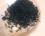 Foto del paso 1 de la receta: Arroz con algas wakame, puntillas de calamar y mejillones
