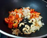 A picture of step 1 of Kadhai Paneer.